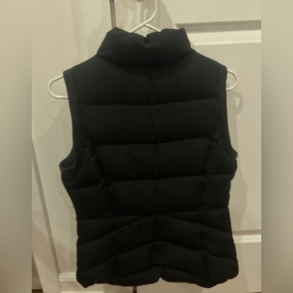 J. CREW VEST ⭐️ - Picture 2 of 3